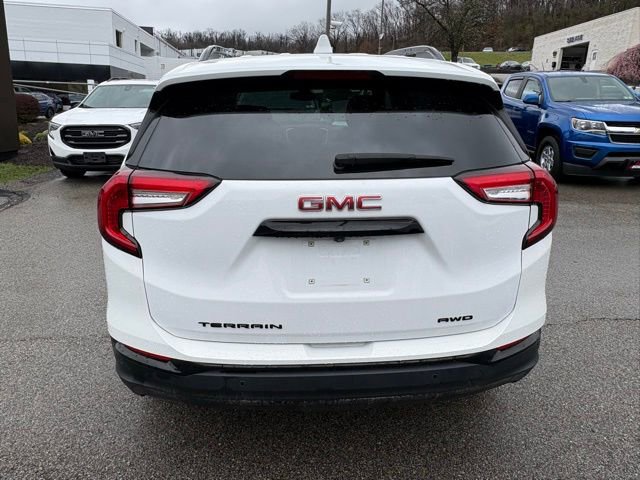 Used 2023 GMC Terrain SLT w/ Elevation Edition image 4