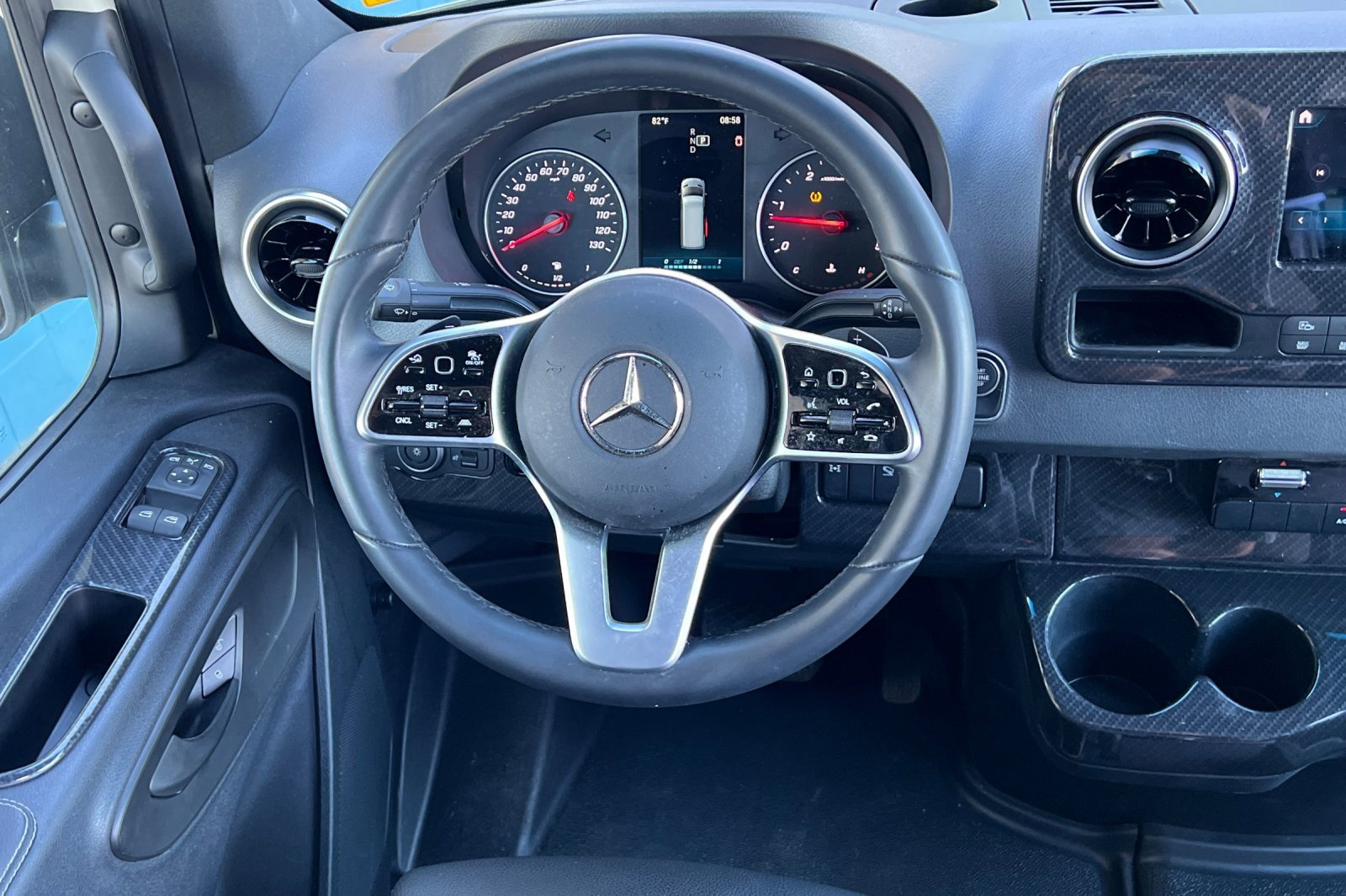 Used 2022 Mercedes-Benz Sprinter 2500 image 11