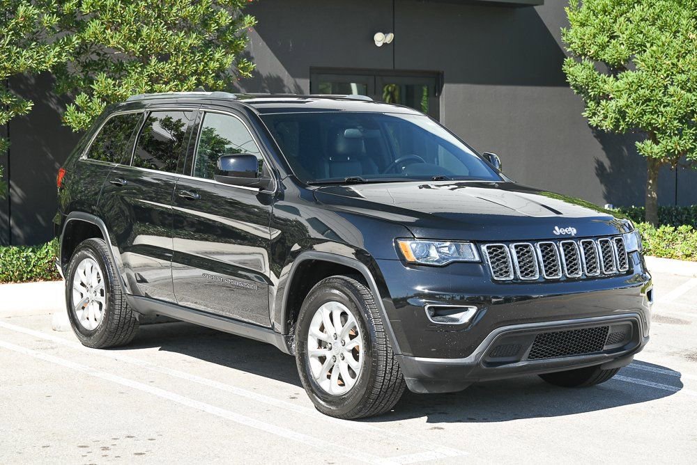Used 2021 Jeep Grand Cherokee Laredo X RWD image 3