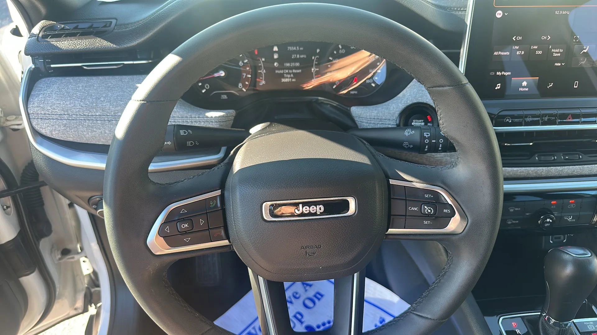 Used 2024 Jeep Compass Latitude image 12