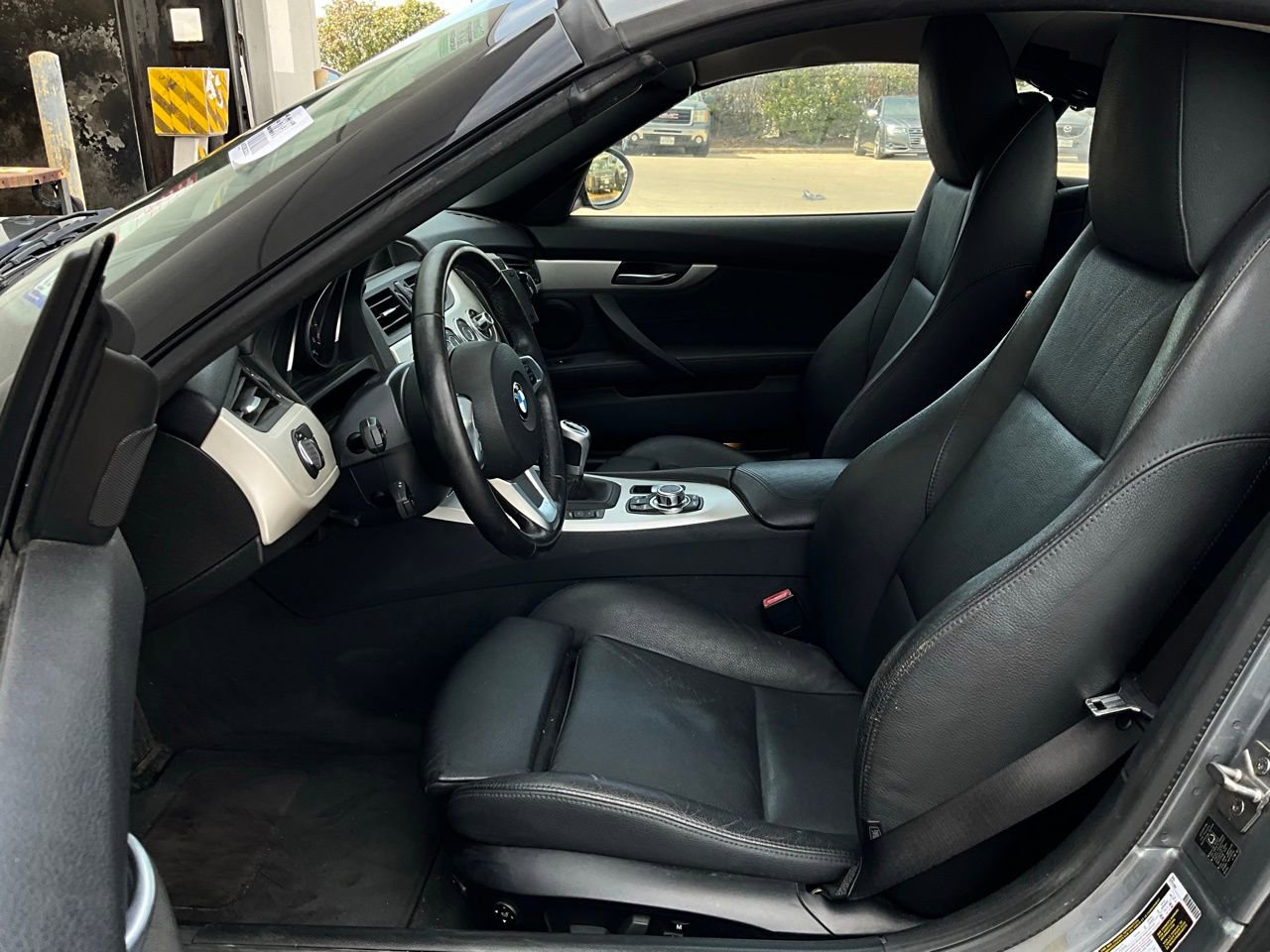 Used 2011 BMW Z4 sDrive30i image 16