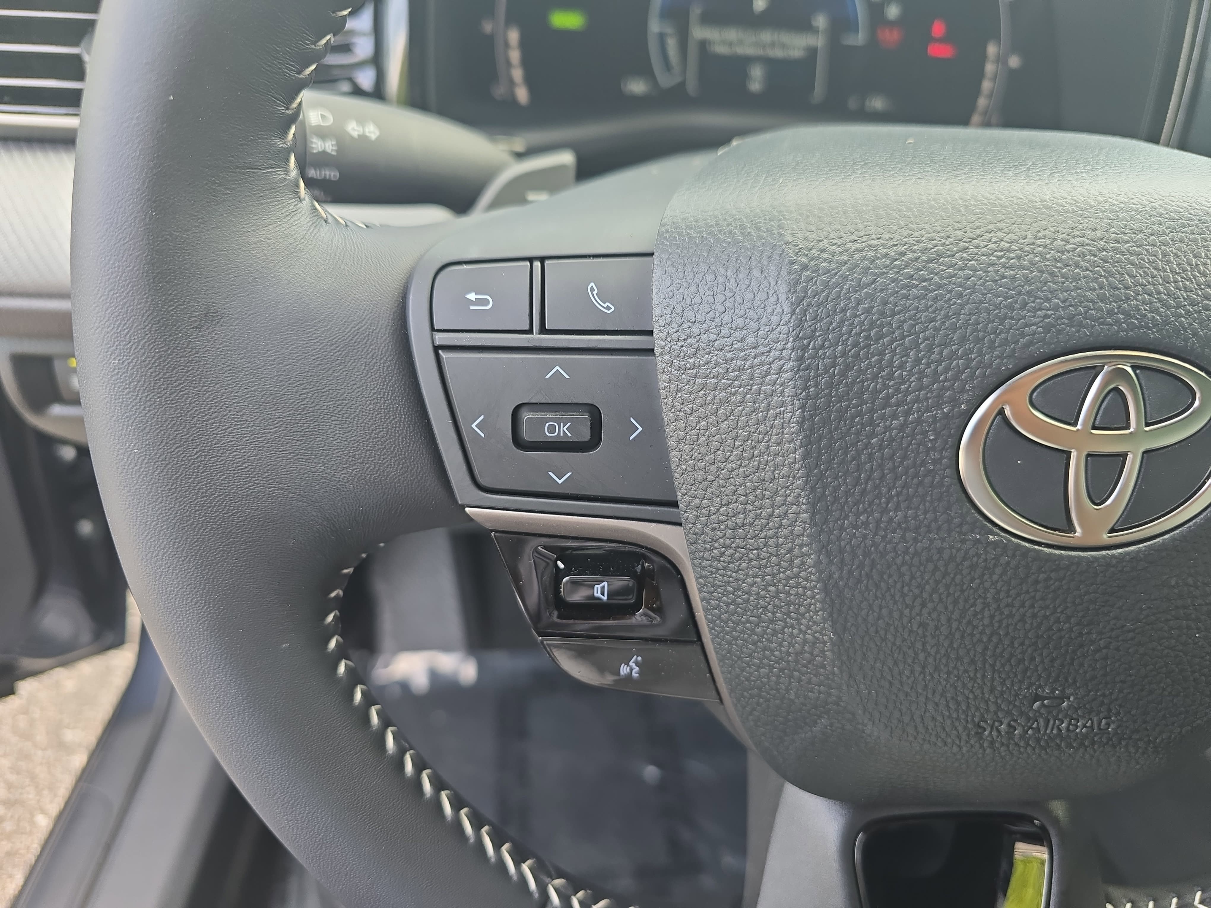 Used 2026 Toyota Camry SE FWD image 18