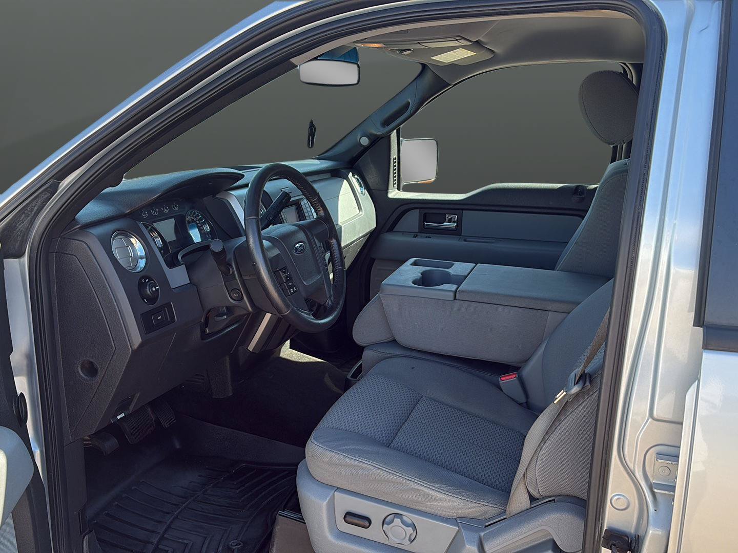 Used 2013 Ford F150 XLT w/ Luxury Equipment Group AWD/4WD image 9