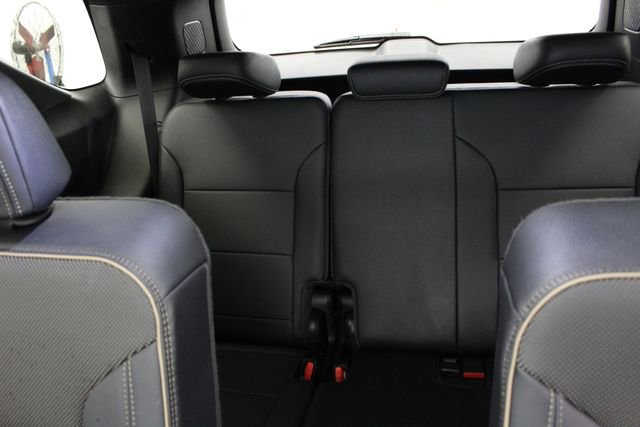 Used 2026 Chevrolet Traverse High Country AWD/4WD image 23