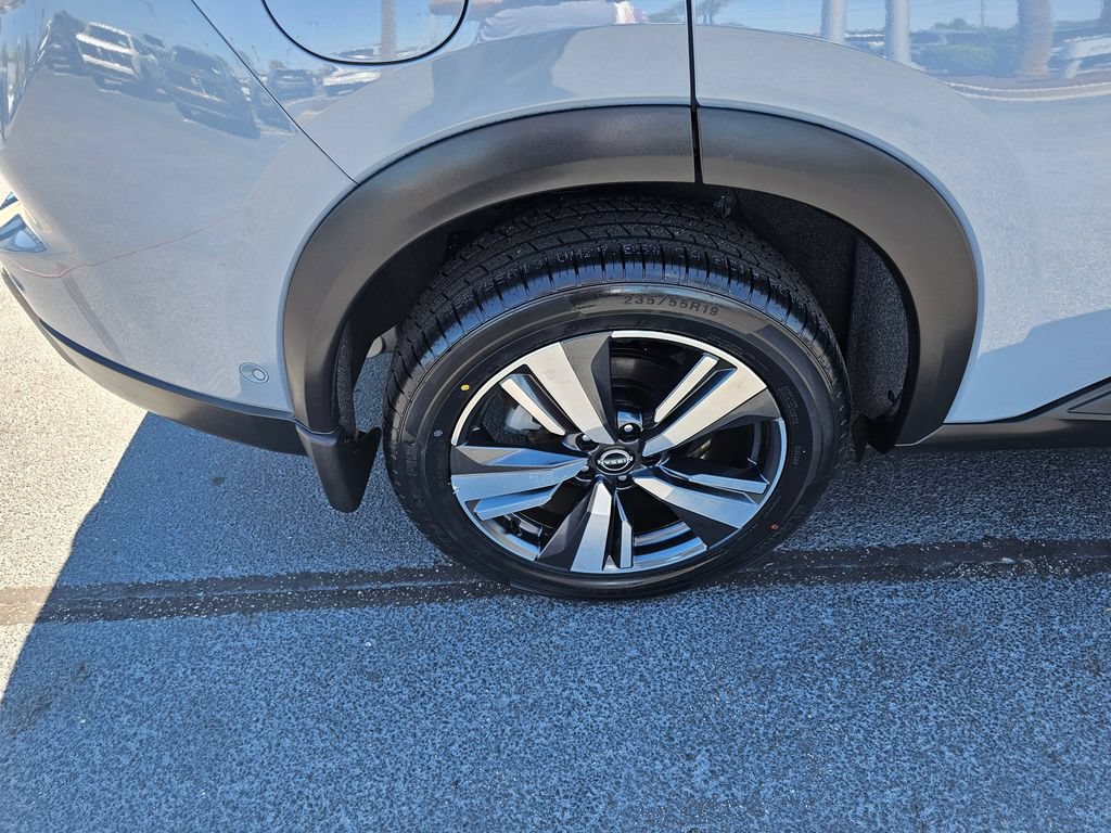 Certified 2025 Nissan Rogue SL AWD/4WD image 8