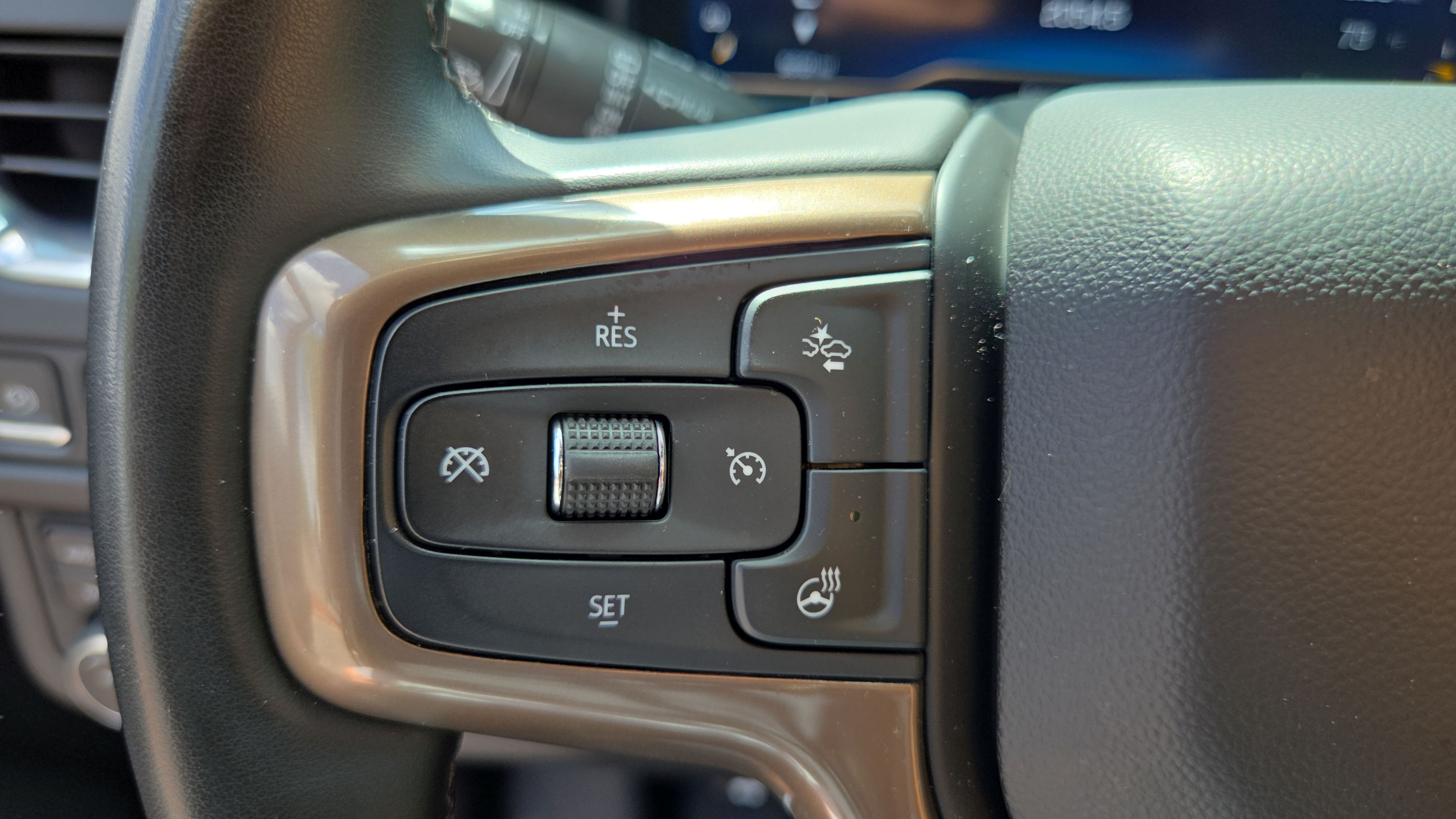 Certified 2023 Chevrolet Suburban High Country AWD/4WD image 29