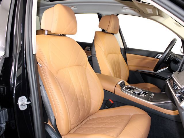 Used 2024 BMW X7 xDrive40i w/ Premium Package image 33