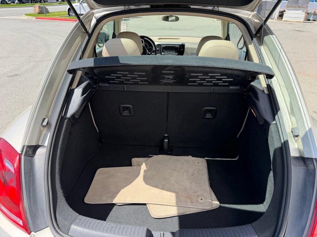 Used 2014 Volkswagen Beetle 2.5 FWD image 23