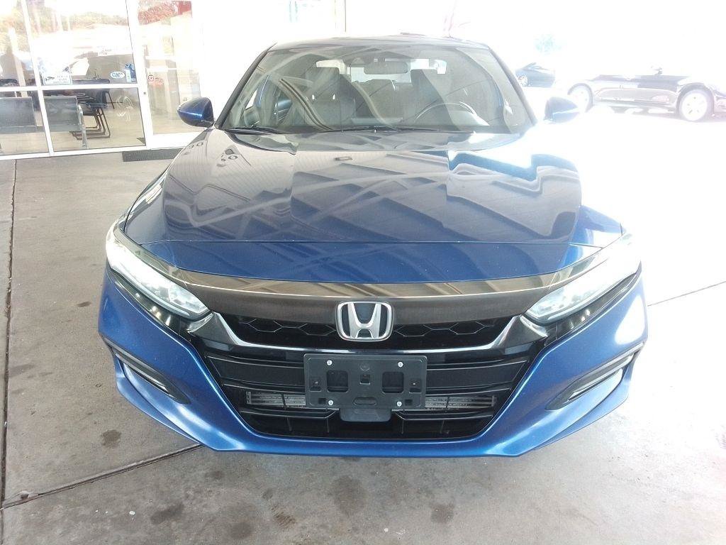 Used 2018 Honda Accord Sport image 3