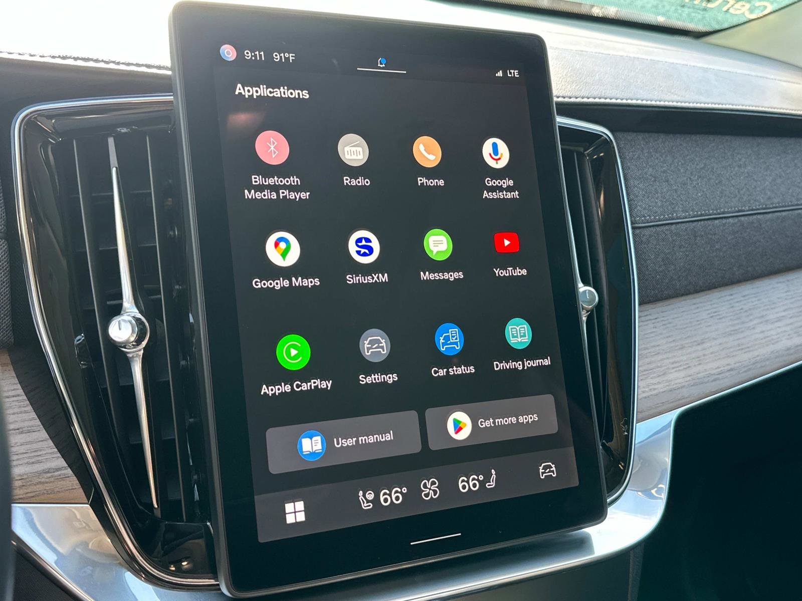 Certified 2025 Volvo XC90 B5 Core w/ Protection Package Premier image 11