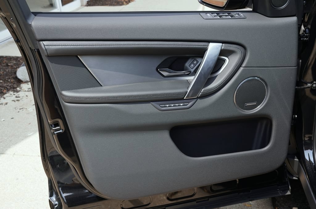 New 2026 Land Rover Discovery Sport Landmark AWD/4WD image 10