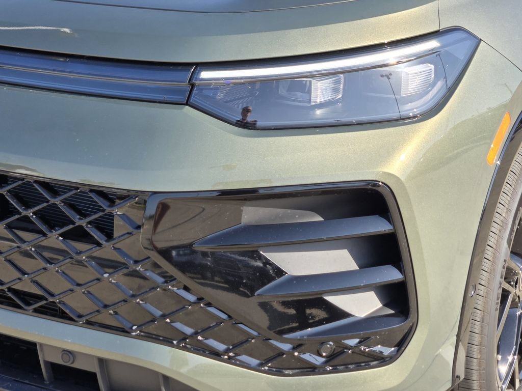New 2026 Volkswagen Tiguan SE R-Line FWD image 7