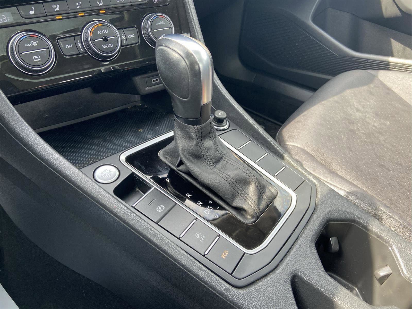 Used 2020 Volkswagen Jetta SE image 27