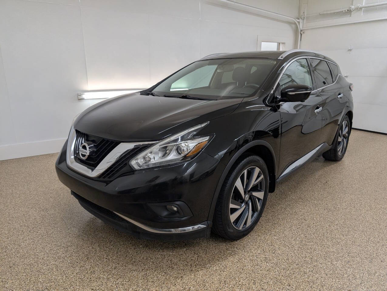 Used 2015 Nissan Murano Platinum image 2