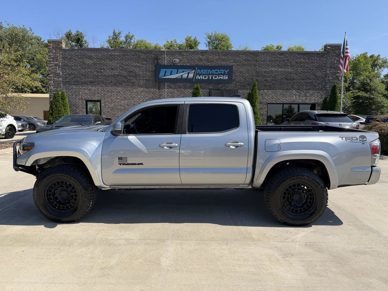 Used 2021 Toyota Tacoma TRD Sport w/ Technology Package RWD image 8