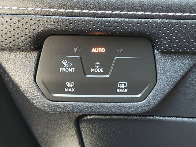 Certified 2024 Volkswagen Atlas Cross Sport SE AWD/4WD image 19