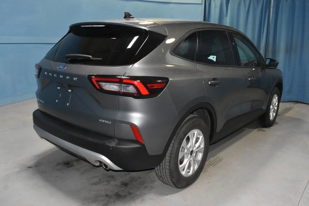 Used 2025 Ford Escape Active AWD/4WD image 25