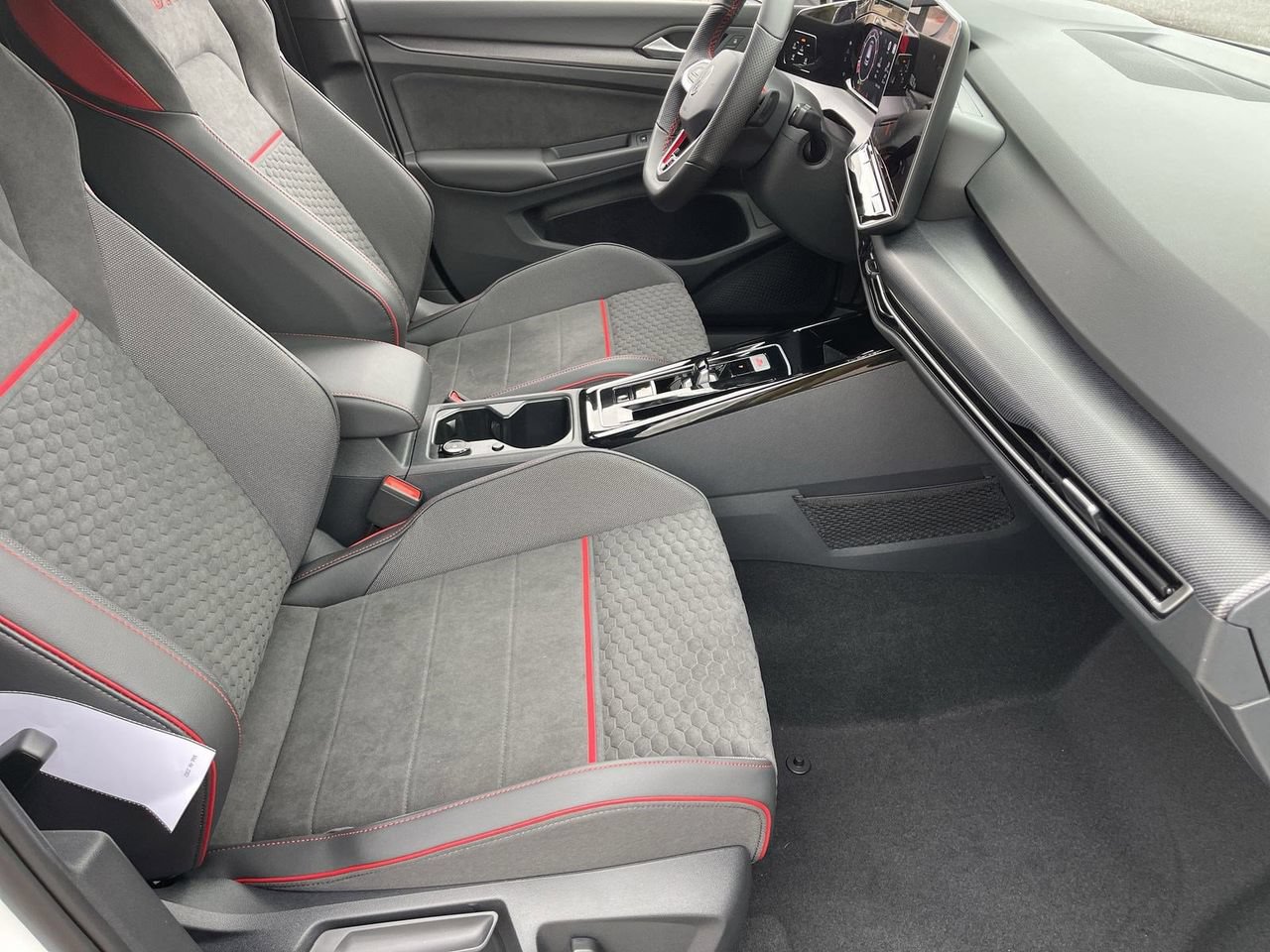 New 2026 Volkswagen GTI SE FWD image 8