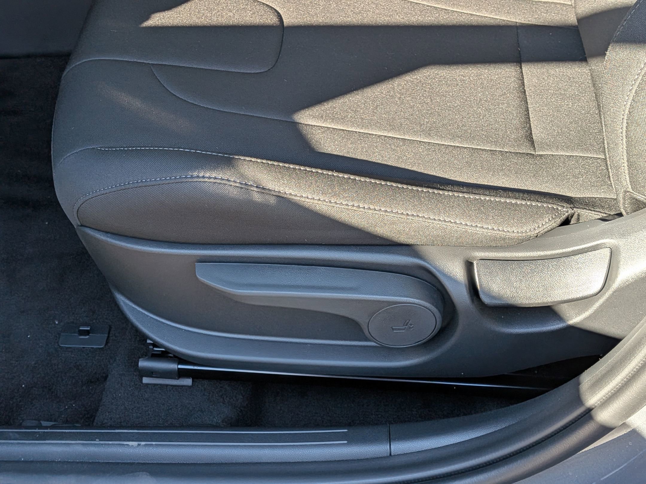 New 2026 Hyundai Elantra Sport FWD image 17