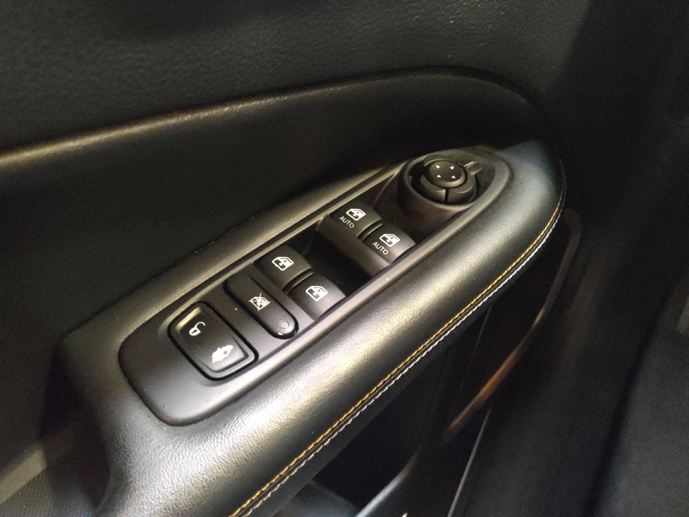 Used 2018 Jeep Compass Latitude w/ Popular Equipment Group FWD image 27