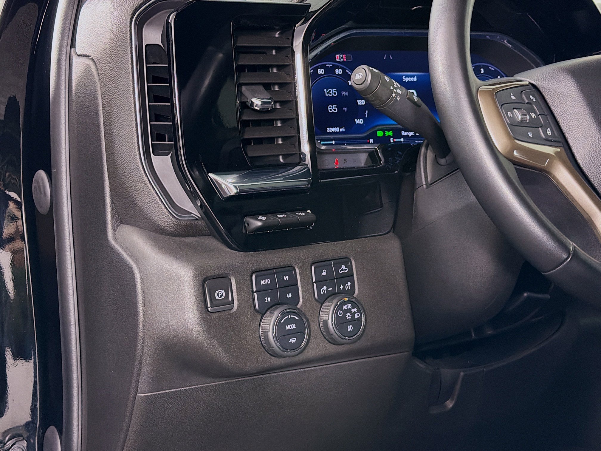 Used 2024 Chevrolet Silverado 2500 High Country w/ High Country Premium Package image 11