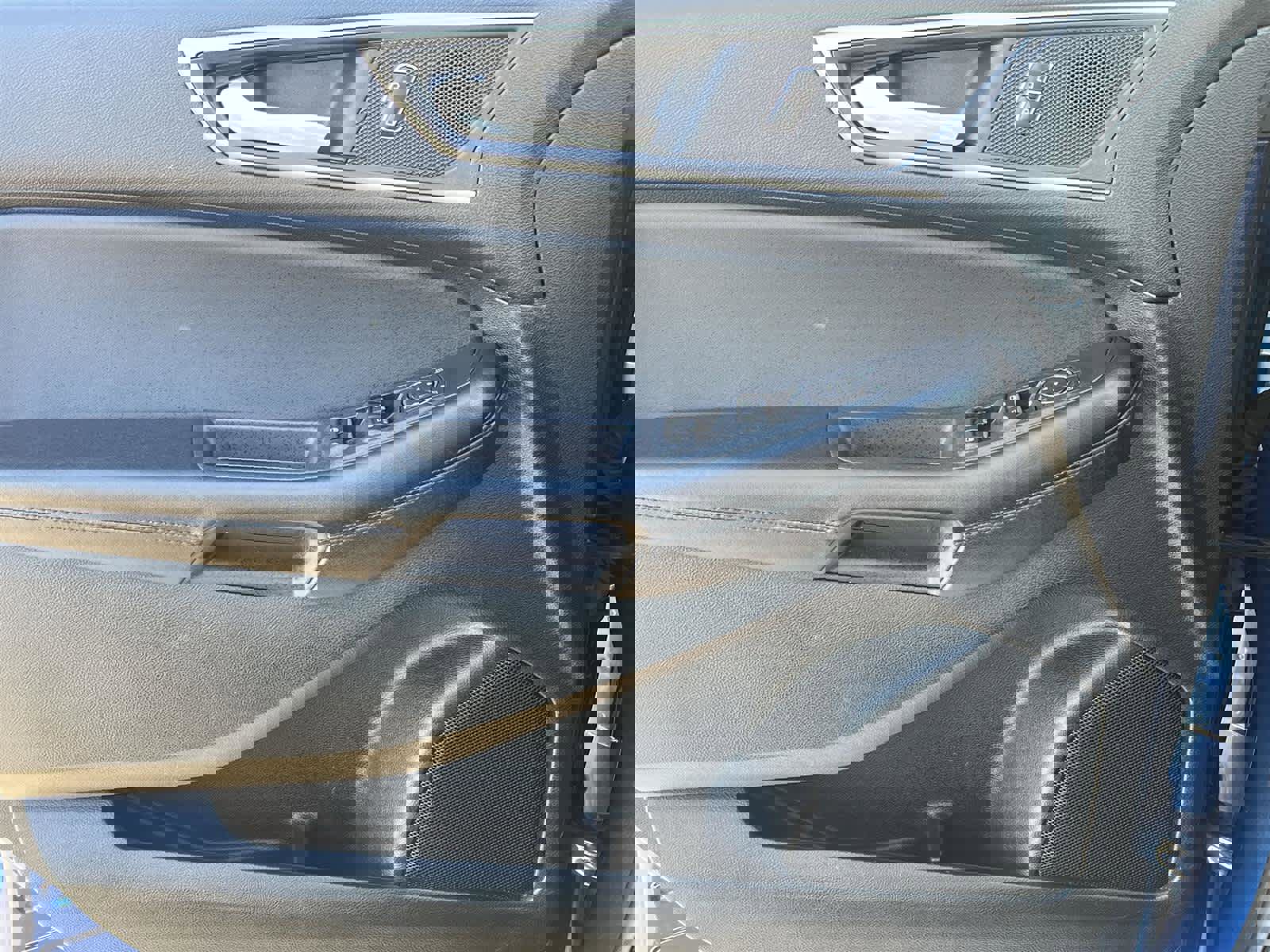 Used 2023 Ford Edge SEL image 25