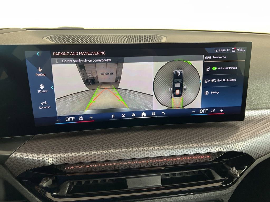 Certified 2025 BMW 330i xDrive 330i xDrive w/ Premium Package image 12