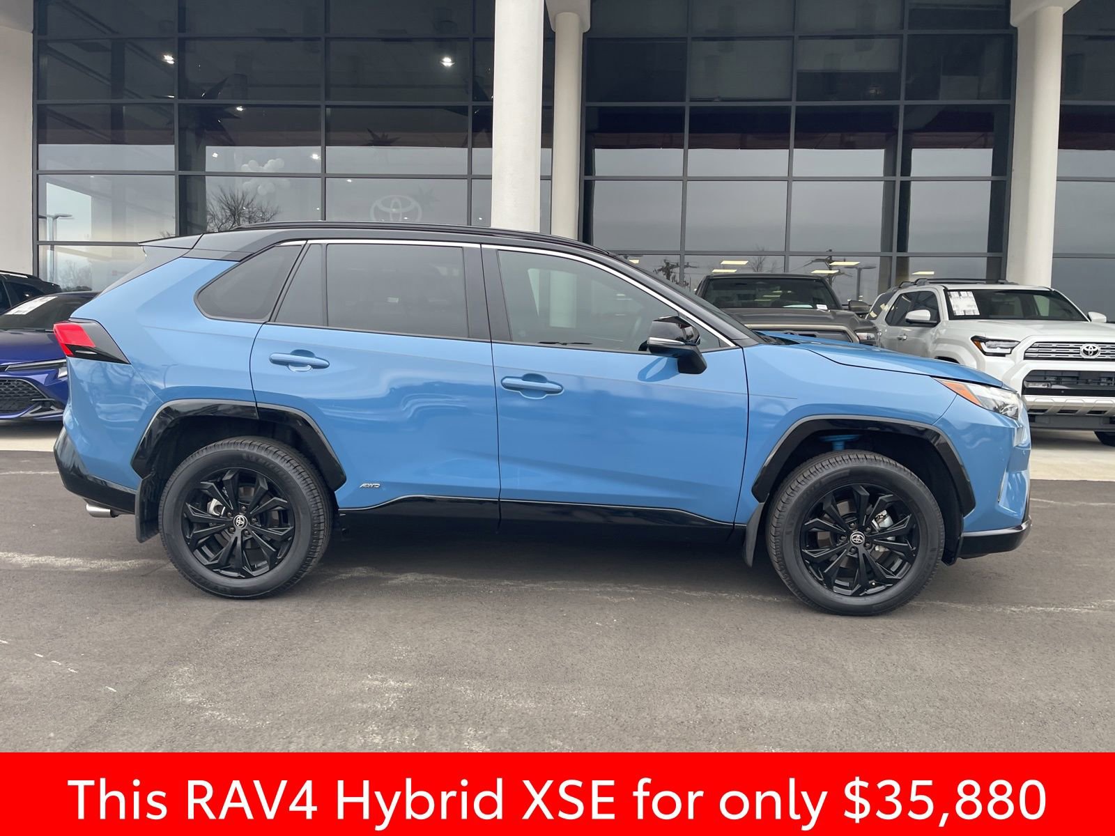 Used 2024 Toyota RAV4 XSE image 9