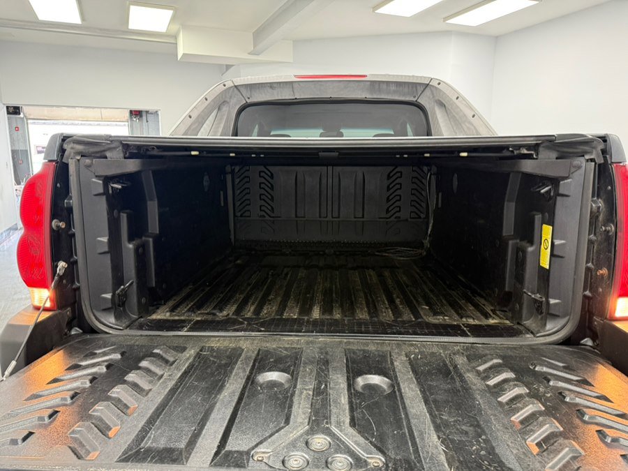 Used 2003 Chevrolet Avalanche 4x4 w/ Suspension Package, Off-Road image 24