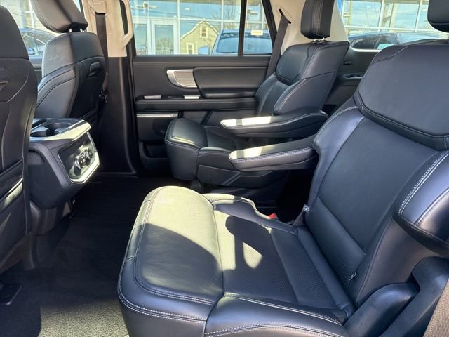 Used 2025 Ford Expedition Platinum image 14
