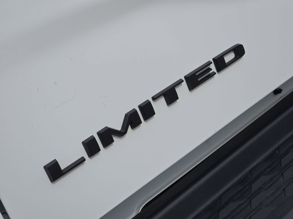 Used 2025 RAM 2500 Limited AWD/4WD image 34