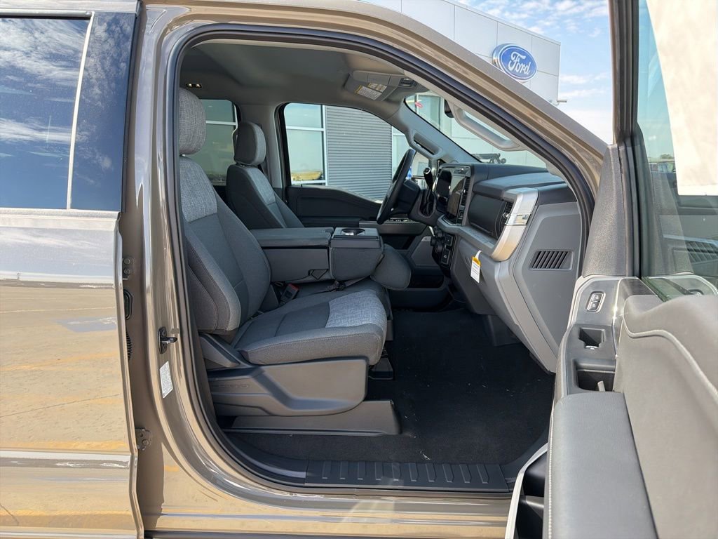 New 2026 Ford F350 XLT w/ XLT Premium Package image 25