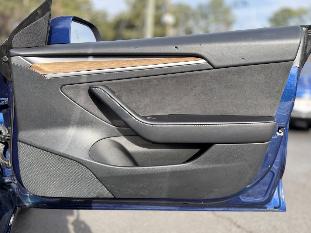 Used 2022 Tesla Model 3 Standard Range image 36