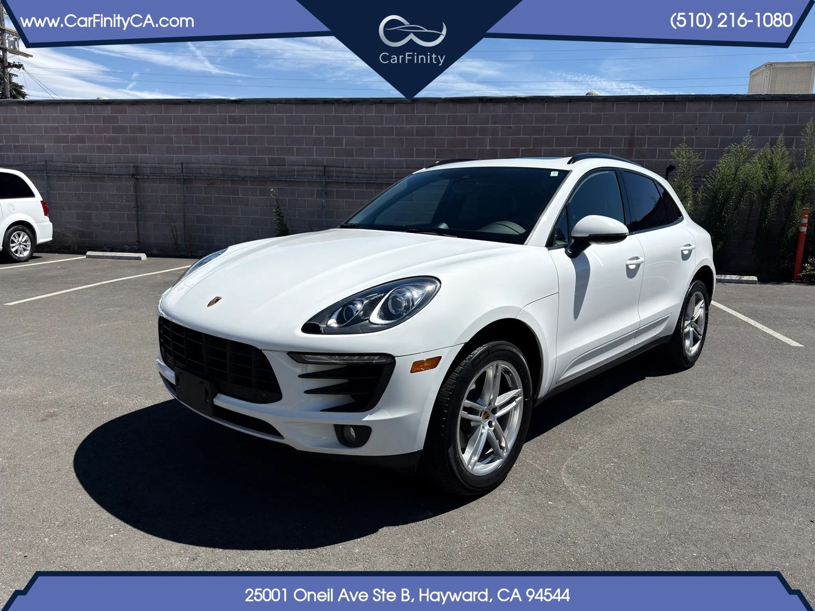 Used 2018 Porsche Macan Sport Edition AWD/4WD image 1