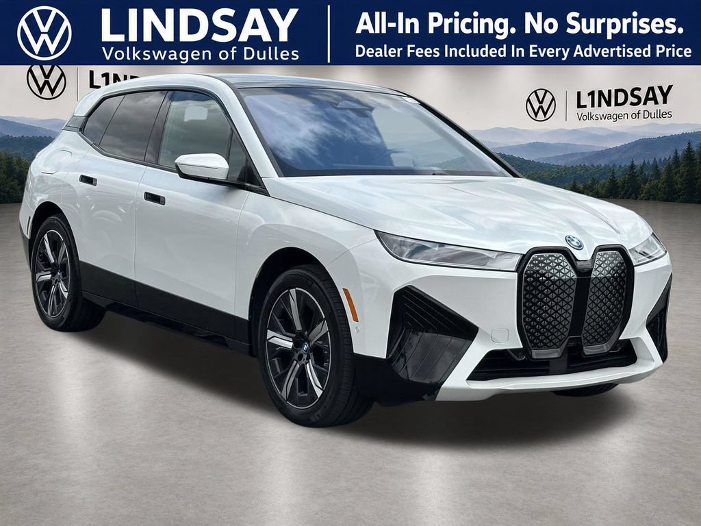 Used 2023 BMW iX xDrive50 w/ Sport Package AWD/4WD image 1