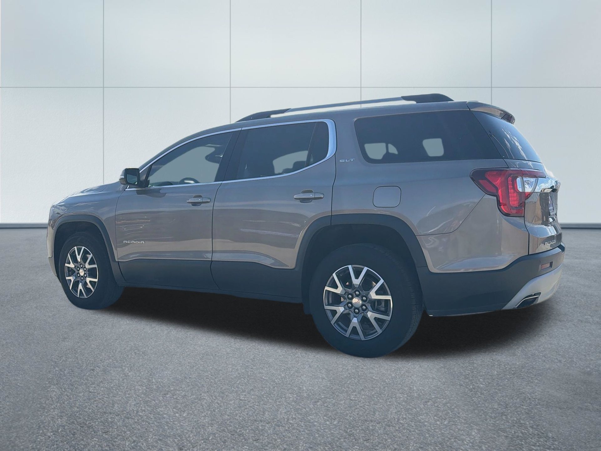 Used 2023 GMC Acadia SLT AWD/4WD image 9