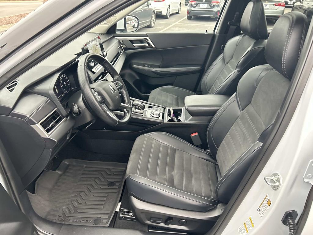 Used 2024 Mitsubishi Outlander SE image 24
