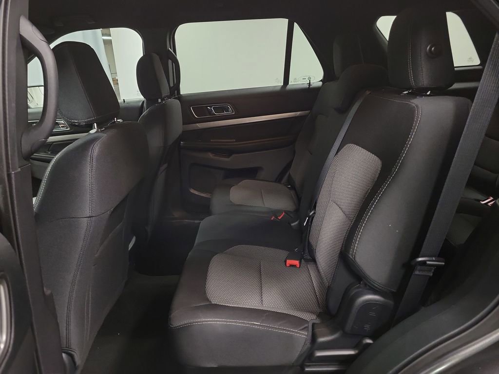 Used 2018 Ford Explorer XLT image 22