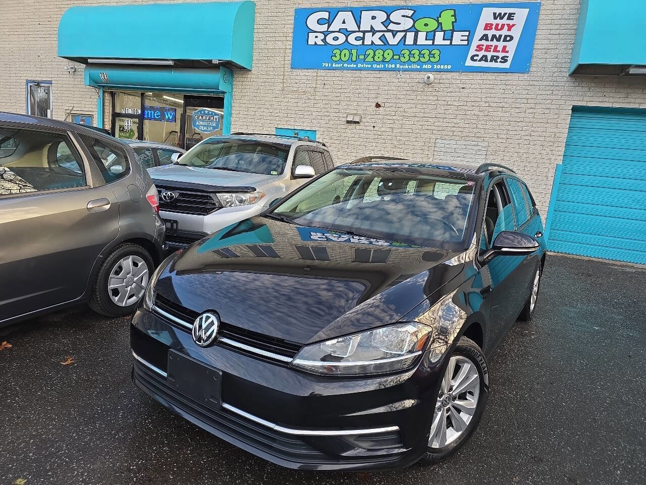 Used 2018 Volkswagen Golf S image 3