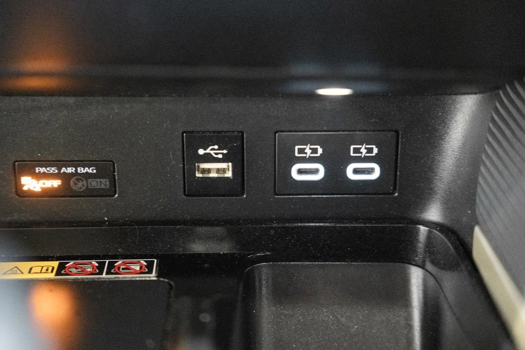 Used 2025 Toyota Camry SE FWD image 22