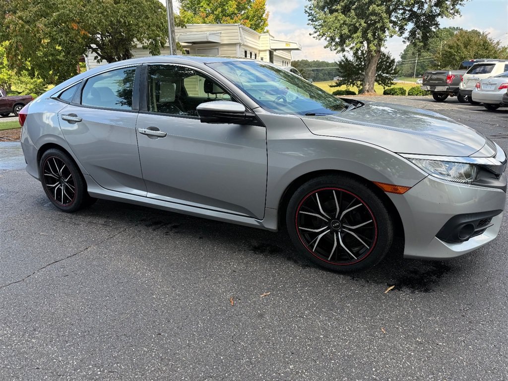 Used 2018 Honda Civic EX-T image 8