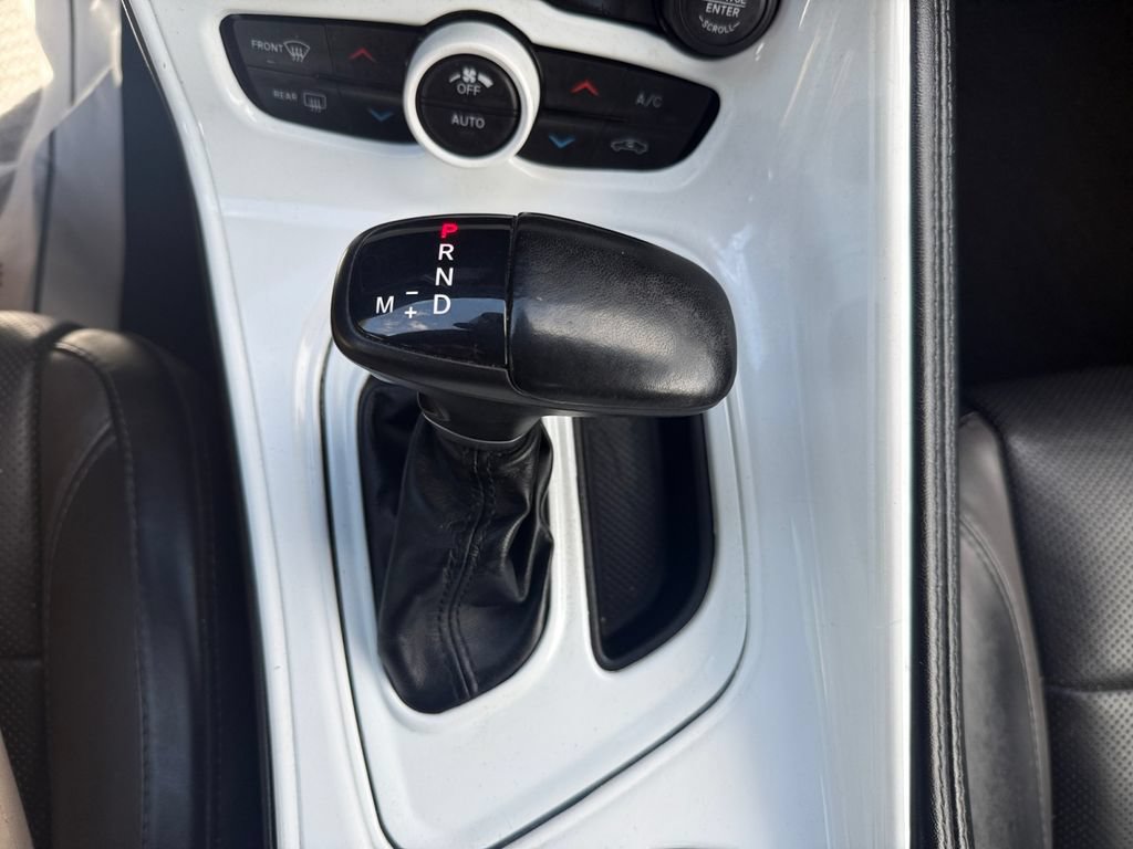 Used 2021 Dodge Challenger SXT w/ Plus Package RWD image 27