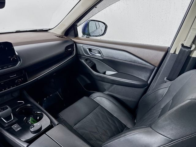 Used 2022 Nissan Rogue Platinum w/ Head-Up Display Package image 24