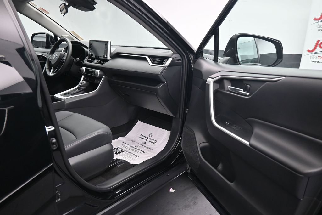 Used 2021 Toyota RAV4 XLE Premium AWD/4WD image 12