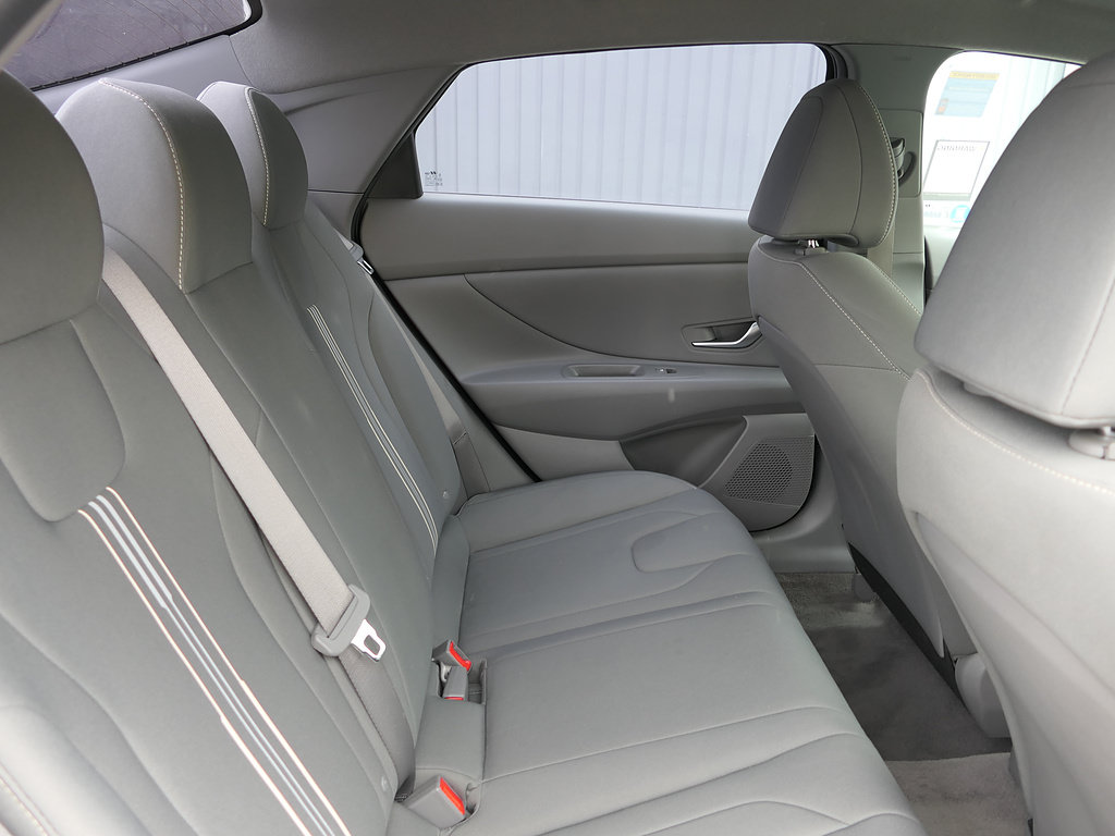 Used 2023 Hyundai Elantra SEL w/ Convenience Package FWD image 21