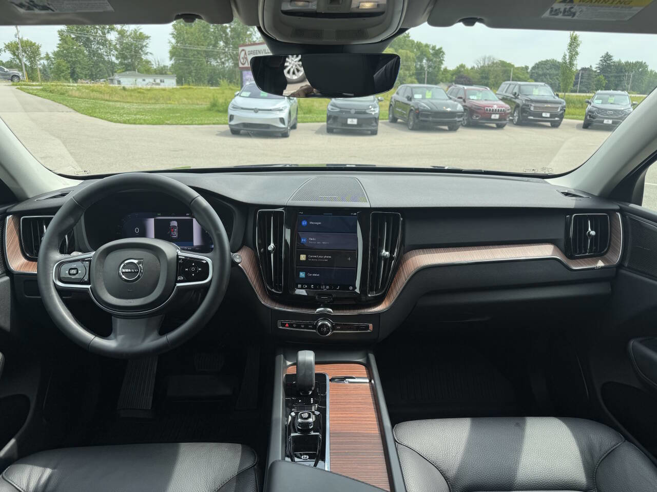 Used 2024 Volvo XC60 B5 Plus image 15