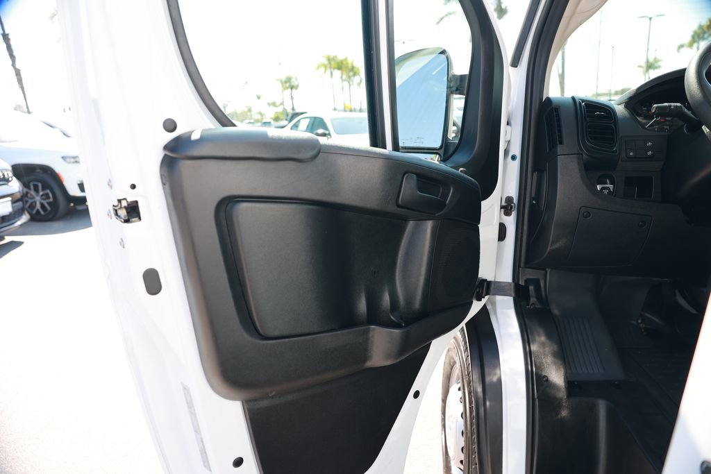 Used 2025 RAM ProMaster 2500 w/ Convenience Group FWD image 16