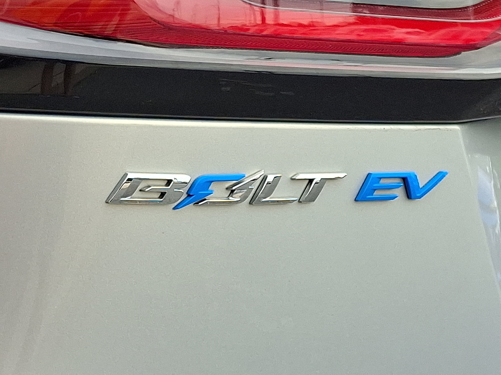 Certified 2023 Chevrolet Bolt LT w/ Infotainment Package FWD image 30