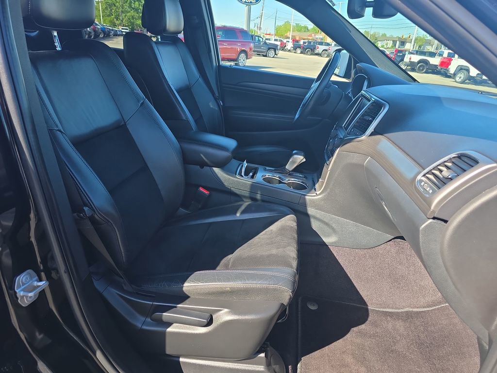 Used 2018 Jeep Grand Cherokee Laredo image 21