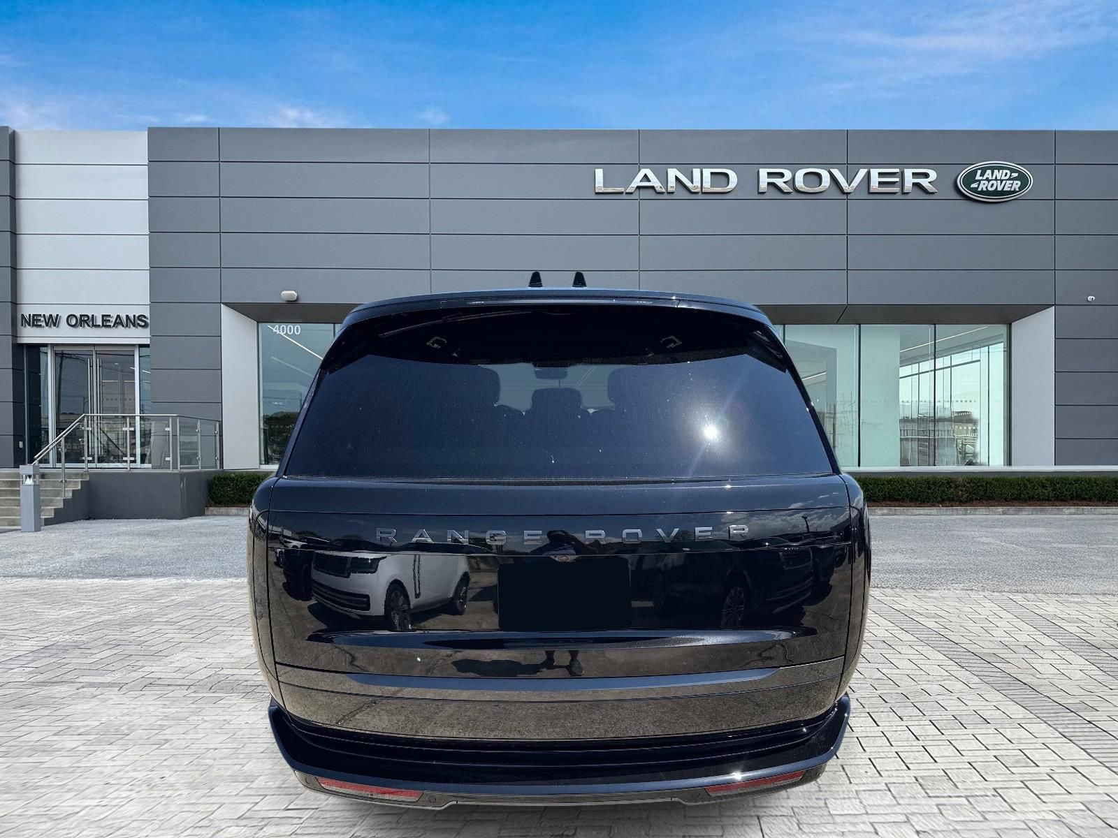 New 2026 Land Rover Range Rover Long Wheelbase SE AWD/4WD image 6